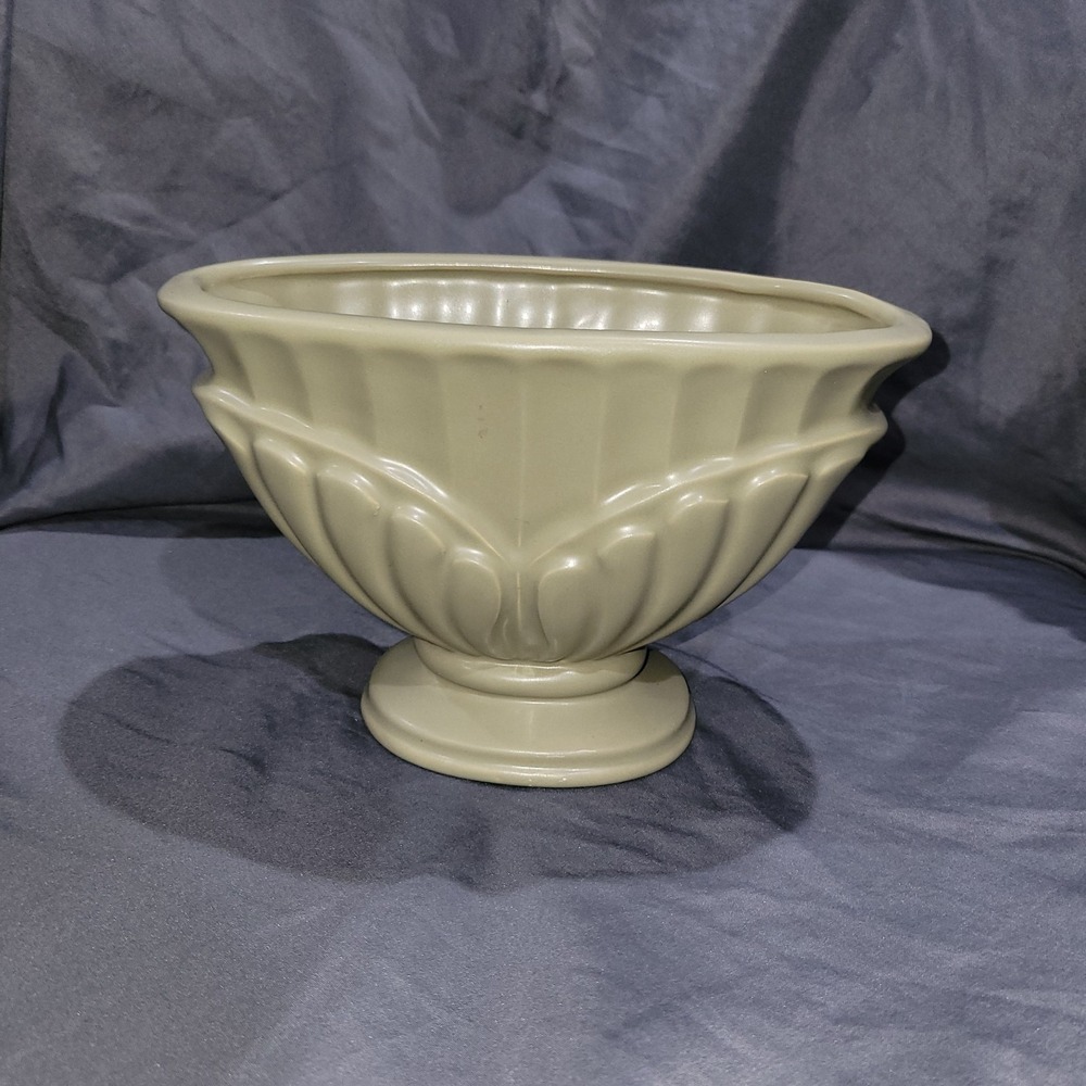 Haeger Fan Tulip Art Deco Vase Sage Green USA Pottery 5.5" Tall